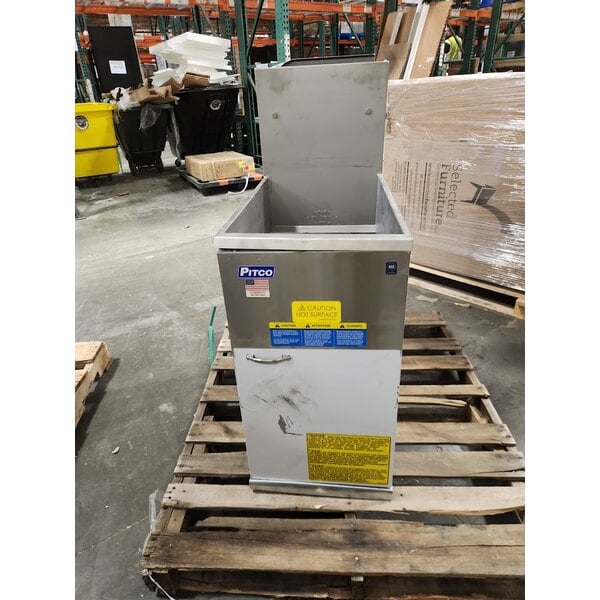 Scratch and Dent Pitco® 40D Natural Gas 40-45 lb. Stainless Steel Floor Fryer
