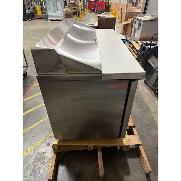 Scratch and Dent True TSSU-60-16-HC 60 3/8" 2 Door Refrigerated Sandwich Prep Table