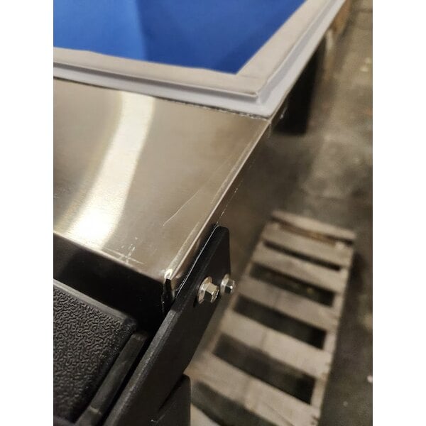 Scratch and Dent Avantco Ice BIN23022 22" Ice Storage Bin - 275 lb.