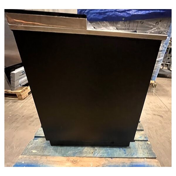 Scratch and Dent Avantco HBB-25-HC 25" Black Horizontal Bottle Cooler