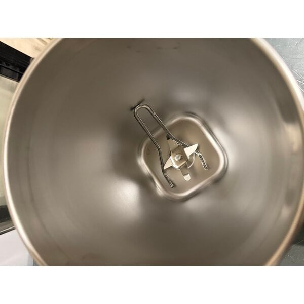 Scratch and Dent AvaMix BX1GRGT 3 3/4 hp 1 Gallon Stainless Steel Heavy Duty Commercial Food Blender with Timer - 120V