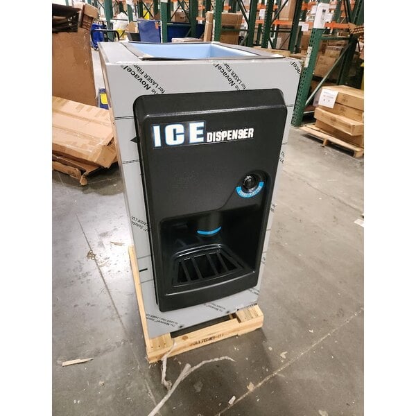 Scratch and Dent Hoshizaki DB-130H Hotel Ice Dispenser - 130 lb. 115V