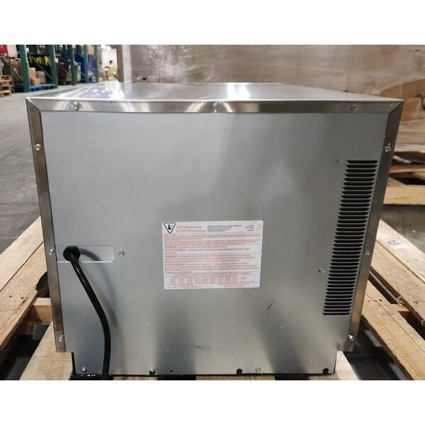 Scratch and Dent Amana RC22S2 Heavy Duty Stainless Steel Commercial Microwave Oven with Push Button Controls - 208/240V, 2200W