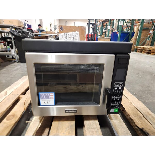 Scratch and Dent Amana RC22S2 Heavy Duty Stainless Steel Commercial Microwave Oven with Push Button Controls - 208/240V, 2200W
