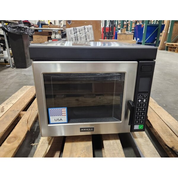 Scratch and Dent Amana RC22S2 Heavy Duty Stainless Steel Commercial Microwave Oven with Push Button Controls - 208/240V, 2200W