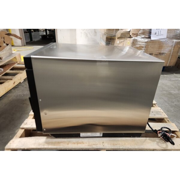 Scratch and Dent Amana RC22S2 Heavy Duty Stainless Steel Commercial Microwave Oven with Push Button Controls - 208/240V, 2200W