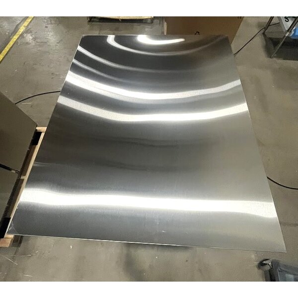 Scratch and Dent Avantco ZUC-36R-HC 36" Front Breathing Undercounter Refrigerator