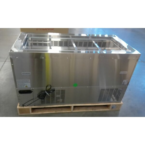 Scratch and Dent Avantco SS-CFT-60-HC 60" Stainless Steel Refrigerated Salad Bar / Cold Food Table