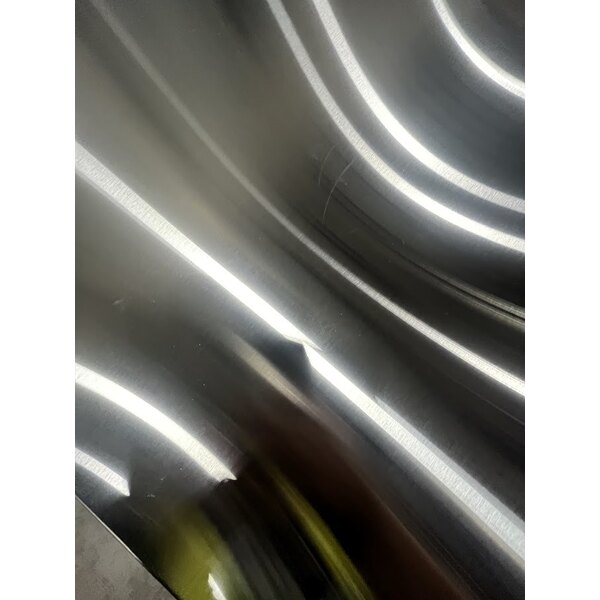 Scratch and Dent Avantco ZUC-36R-HC 36" Front Breathing Undercounter Refrigerator