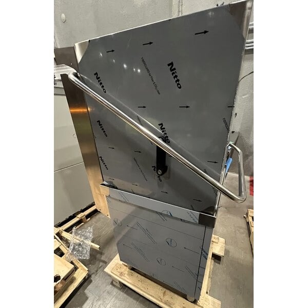 Scratch and Dent Noble Warewashing DTVL1 Select Ventless High Temperature Door Type Dishwasher - 208-240V, 1 Phase