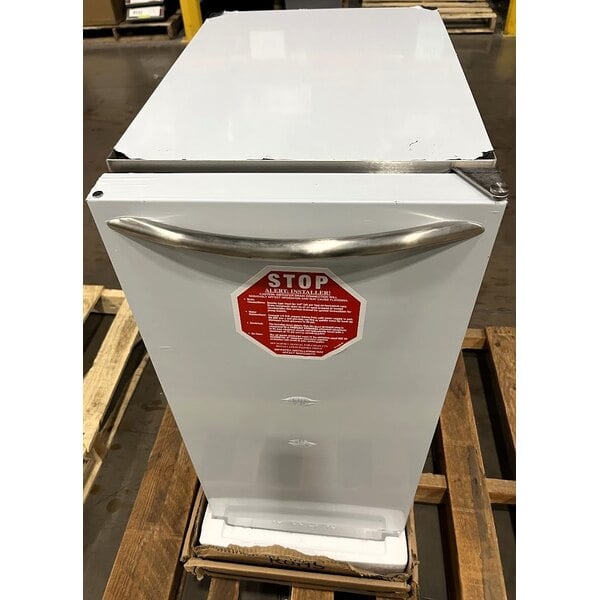 Scratch and Dent Ice-O-Matic GEMU090 15" Air Cooled Undercounter Pearl/Nugget Ice Machine with 22 lb. Bin - 115V, 85 lb.