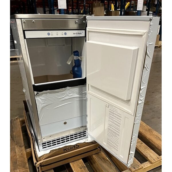 Scratch and Dent Ice-O-Matic GEMU090 15" Air Cooled Undercounter Pearl/Nugget Ice Machine with 22 lb. Bin - 115V, 85 lb.