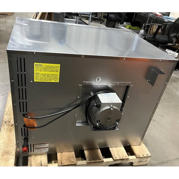 Scratch and Dent Wolf by Vulcan WC4GD-11D3 Single Deck Full Size Natural Gas Convection Oven - 50,000 BTU