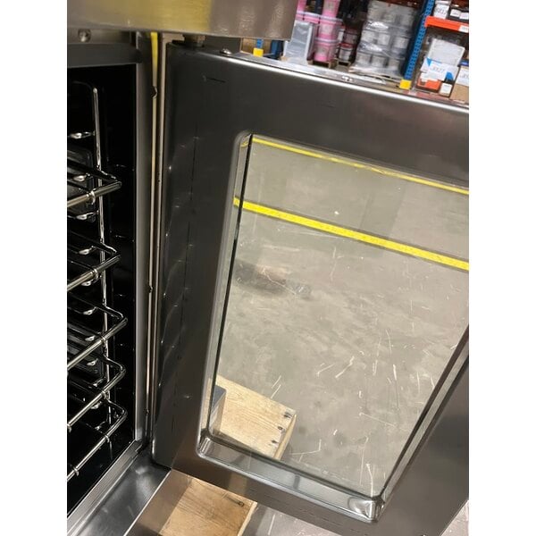 Scratch and Dent Wolf by Vulcan WC4GD-11D3 Single Deck Full Size Natural Gas Convection Oven - 50,000 BTU