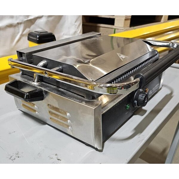 Scratch and Dent Global Solutions by Nemco GS1621 Panini / Sandwich Grill with Grooved Plates - 13" x 8 1/2" Cooking Surface - 120V, 1750W