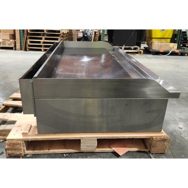 Scratch and Dent Globe GG48G 48" Countertop Gas Griddle - 120,000 BTU