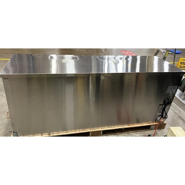 Scratch and Dent Avantco UDD-4-HC-S Stainless Steel Kegerator / Beer Dispenser with (2) 2 Tap Towers - (3) 1/2 Keg Capacity