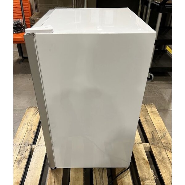 Scratch and Dent Avantco CFM3 White Customizable Countertop Display Freezer with Swing Door