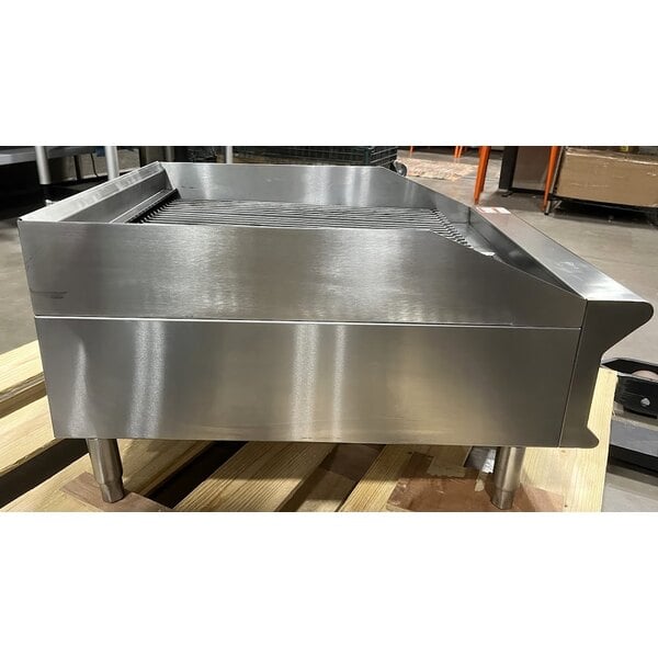Scratch and Dent Vollrath CBGHD-24 24" Heavy-Duty Radiant Charbroiler - 80,000 BTU
