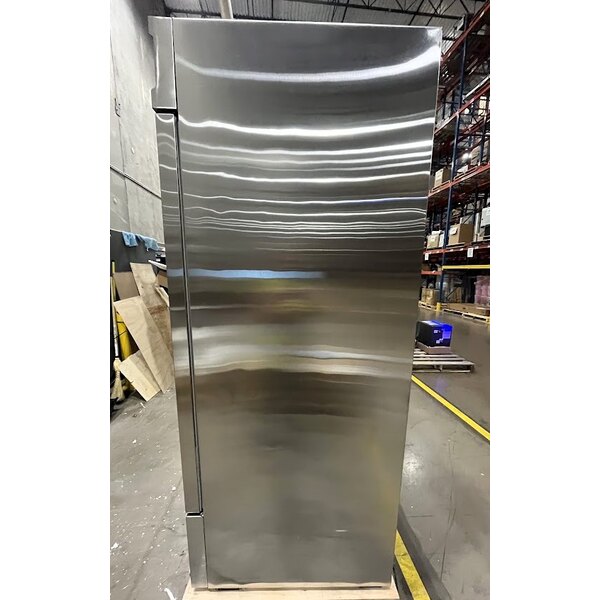 Scratch and Dent Avantco SS-3R-HC 81 5/16" Stainless Steel Solid Door Reach-In Refrigerator