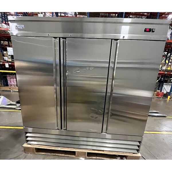 Scratch and Dent Avantco SS-3R-HC 81 5/16" Stainless Steel Solid Door Reach-In Refrigerator
