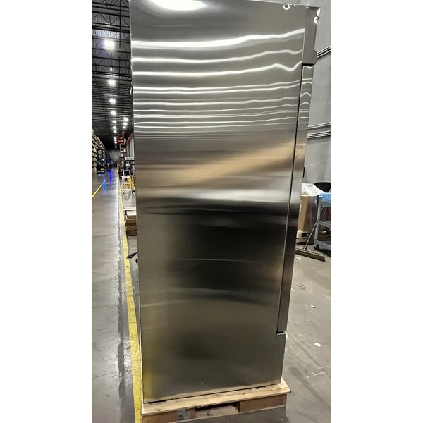 Scratch and Dent Avantco SS-3R-HC 81 5/16" Stainless Steel Solid Door Reach-In Refrigerator