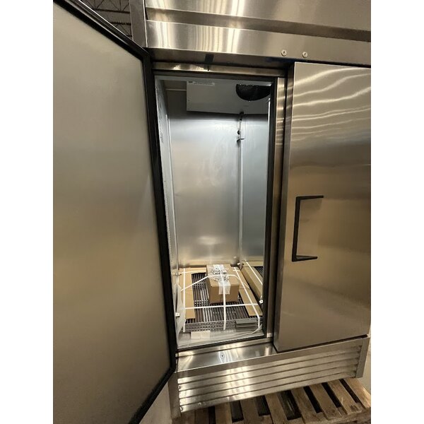 Scratch and Dent True T-43-HC 47" Solid Door Reach in Refrigerator