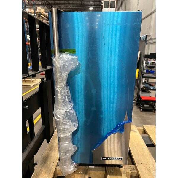 Scratch and Dent Hoshizaki AM-50BAK 14 7/8" Air Cooled Undercounter Top Hat Cube Ice Machine with 27 lb. Bin - 54 lb.