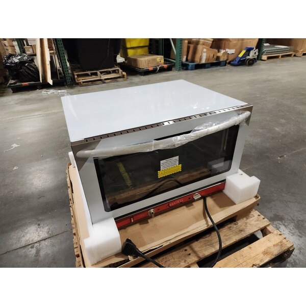 Scratch and Dent Avantco CO-38M Full Size Countertop Convection Oven, 4.4 cu. ft. - 208/240V, 3,500/4,600W