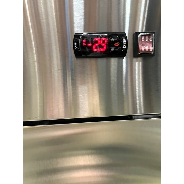 Scratch and Dent Avantco A-23F-HC 29" Solid Door Reach-In Freezer