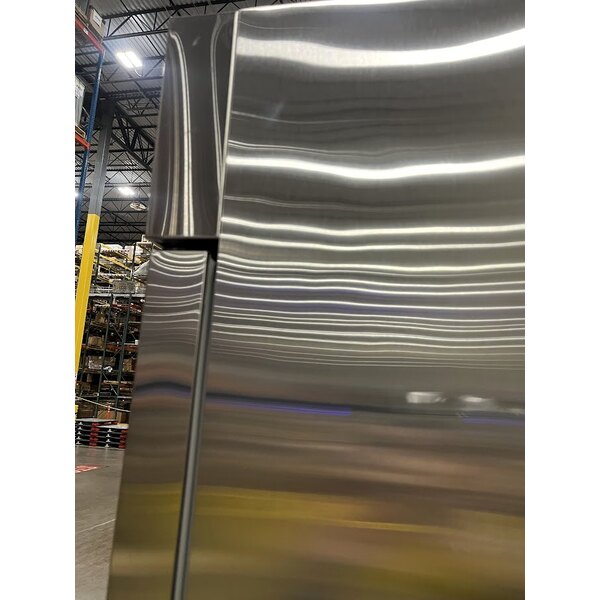 Scratch and Dent Avantco A-23F-HC 29" Solid Door Reach-In Freezer