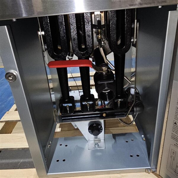 Scratch and Dent MainStreet Equipment Liquid Propane 40 lb. Stainless Steel Floor Fryer - 90,000 BTU