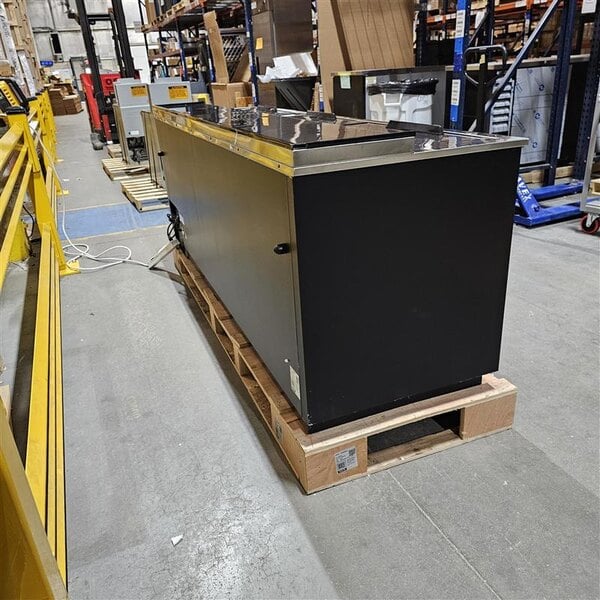 Scratch and Dent Avantco HBB-95-HC 95" Black Horizontal Bottle Cooler