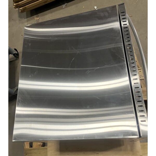 Scratch and Dent Avantco CO-28M Half Size Countertop Convection Oven, 2.3 cu. ft. - 208/240V, 2100/2800W