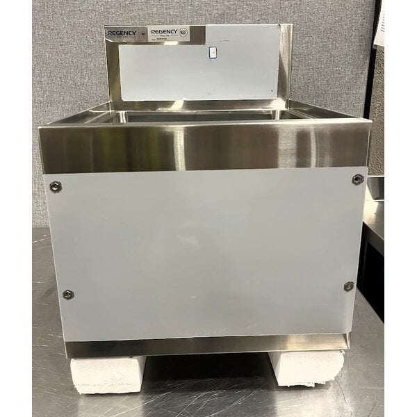 Scratch and Dent Regency Spec Line 19" x 18" Underbar Ice Bin - 56 lb.