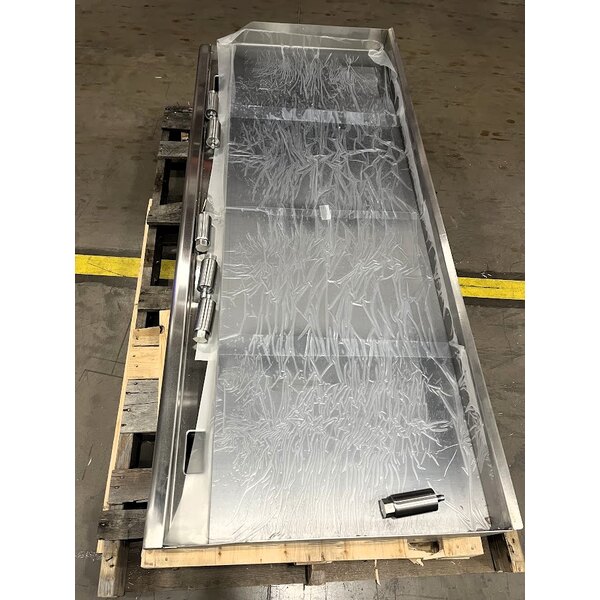 Scratch and Dent Avantco EG60E 60" Electric Countertop Griddle - 240V, 17,500W