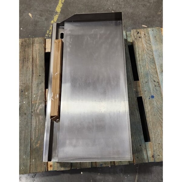 Scratch and Dent Avantco EG36N 36" Electric Countertop Griddle - 208/240V, 7488W-10080W