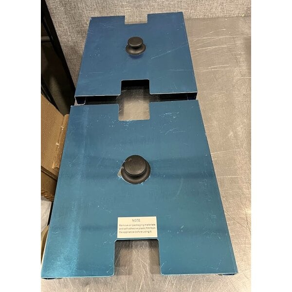 Scratch and Dent Avantco F202 30 lb. Dual Tank Medium-Duty Electric Countertop Fryer - 208-240V, 5400/7200W