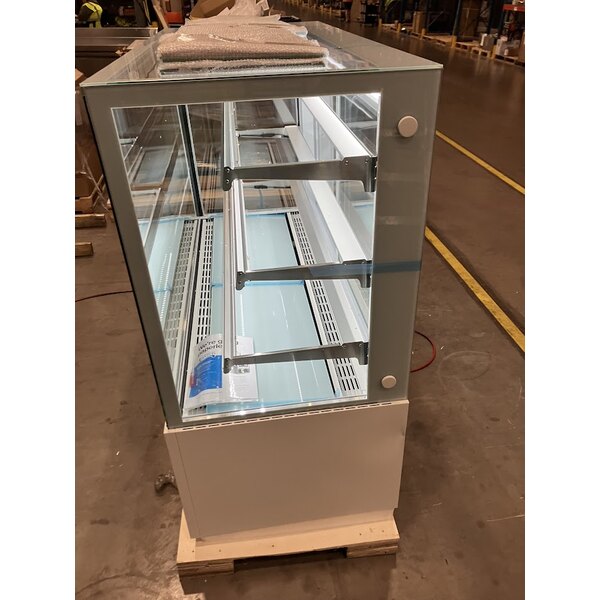 Scratch and Dent Avantco BCF-60-HC 59 1/8" Square Glass White Refrigerated Bakery Display Case