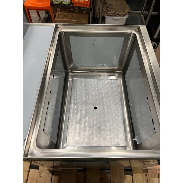 Scratch and Dent Regency Spec Line 24" x 24" Underbar Ice Bin with 10 Circuit Post-Mix Cold Plate and Bottle Holders - 77 lb.