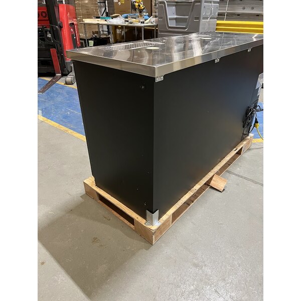 Scratch and Dent Avantco UDD-60-HC (2) Double Tap Kegerator Beer Dispenser - Black, (2) 1/2 Keg Capacity