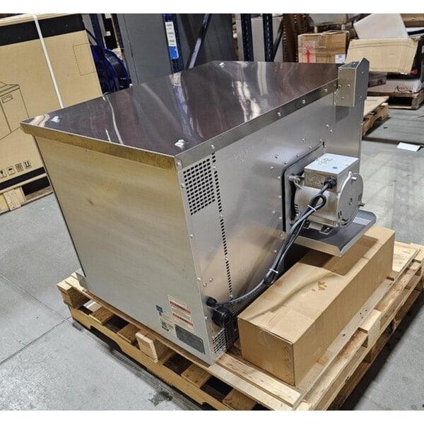 Scratch and Dent Cooking Performance Group FEC-100-D Single Deck Standard Depth Full Size Electric Convection Oven - 240V, 1 Phase, 11.9 kW