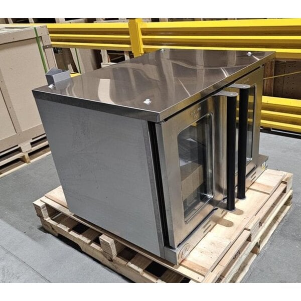 Scratch and Dent Cooking Performance Group FEC-100-D Single Deck Standard Depth Full Size Electric Convection Oven - 240V, 1 Phase, 11.9 kW