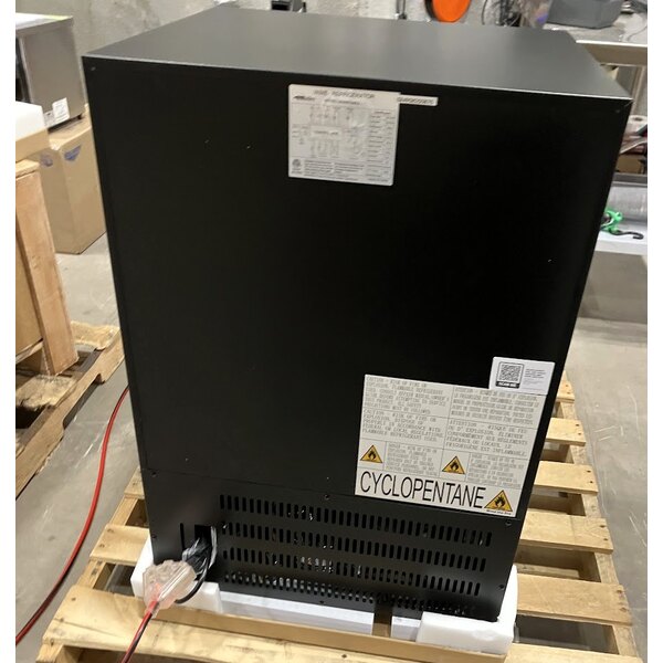 Scratch and Dent AvaValley BRC-84-SZ Full Glass Door Beverage Cooler