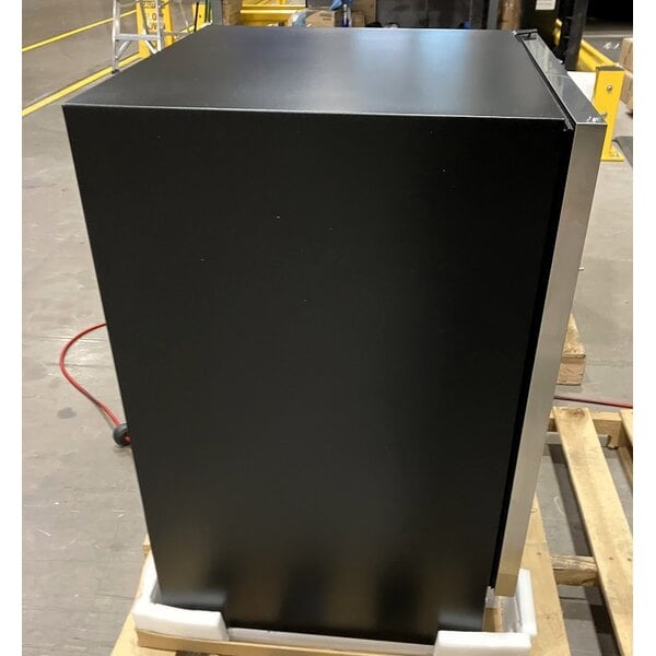 Scratch and Dent AvaValley BRC-84-SZ Full Glass Door Beverage Cooler