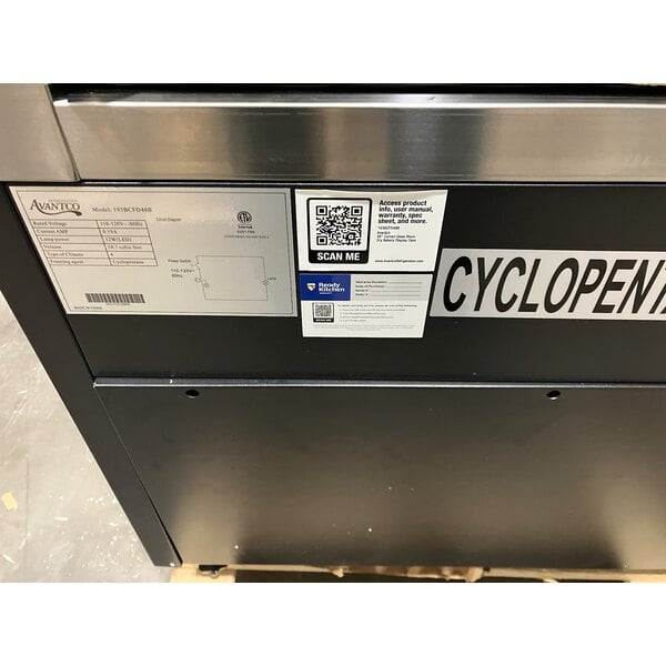 Scratch and Dent Avantco BCF-48-HC 47 3/16" Square Glass Black Refrigerated Bakery Display Case