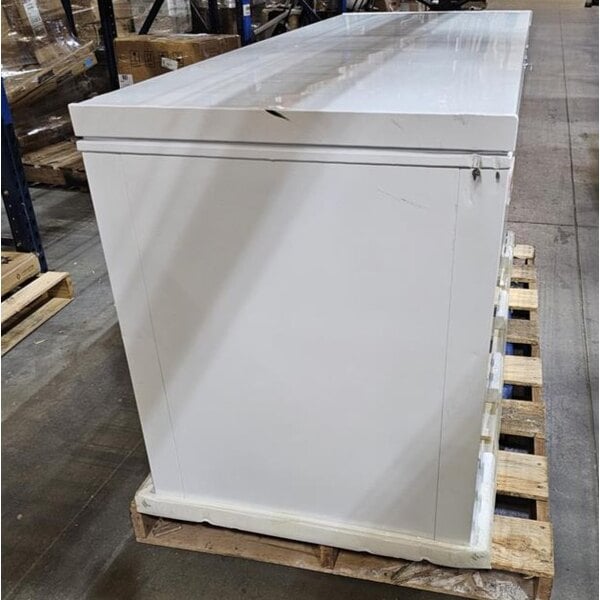 Scratch and Dent Galaxy CF20HC Commercial Chest Freezer - 19.4 cu. ft.