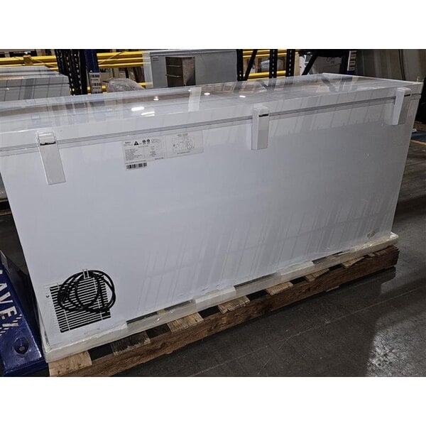 Scratch and Dent Galaxy CF20HC Commercial Chest Freezer - 19.4 cu. ft.