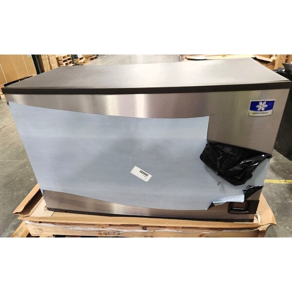 Scratch and Dent Manitowoc IYT1500A Indigo NXT Series 48" Air Cooled Half Size Cube Ice Machine - 208-230V, 1 Phase, 1660 lb.
