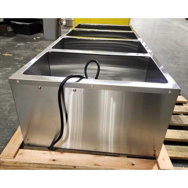 Scratch and Dent Avantco STE-4SH Four Pan Open Well Electric Steam Table with Undershelf - 208/240V, 3000W